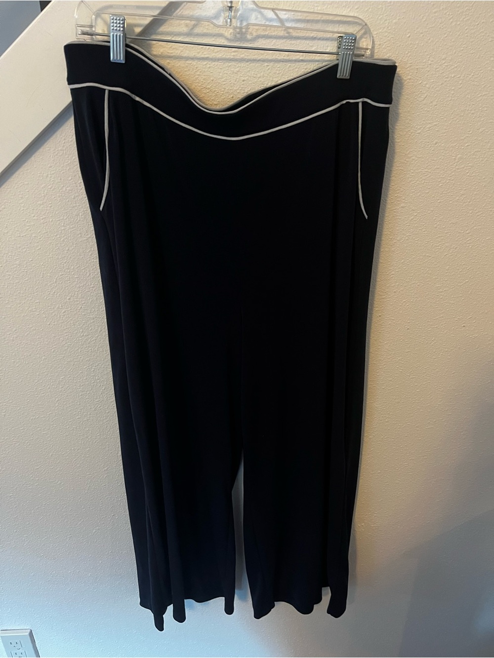 Adrianna Papell Navy Wide-Leg Pants with Cream Trim
